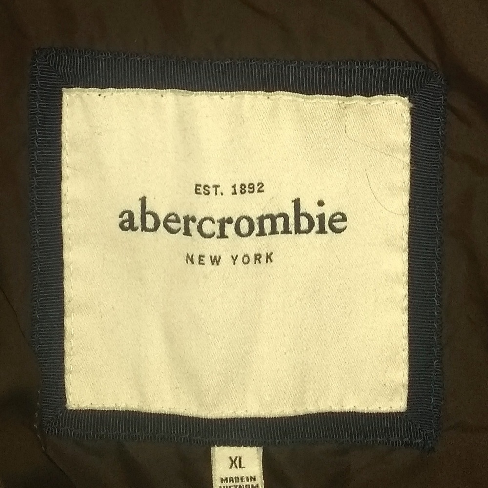 Abercrombie & Fitch - Picture 2 of 3
